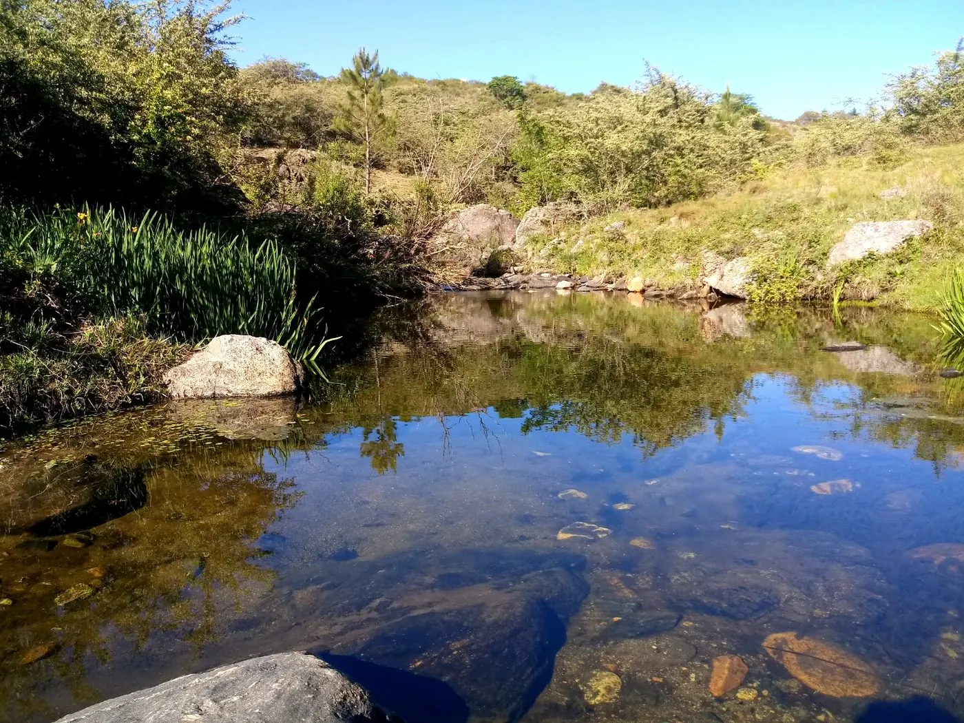 Predio de una hectárea de Las Chuñas con arroyo propio en Paso de la Pampa, San Clemente, Córdoba